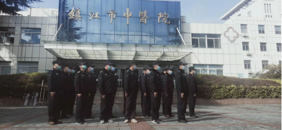 “內(nèi)強素質(zhì)、外塑形象”—潤州保安組織中醫(yī)院隊員進行日常隊列訓(xùn)練