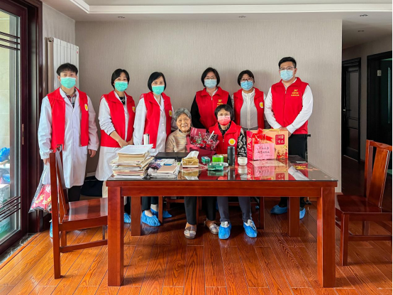 感恩母親節(jié)，慈善慰問(wèn)行|潤(rùn)馨物業(yè)慈善小隊(duì)開(kāi)展  母親節(jié)慈善慰問(wèn)活動(dòng)
